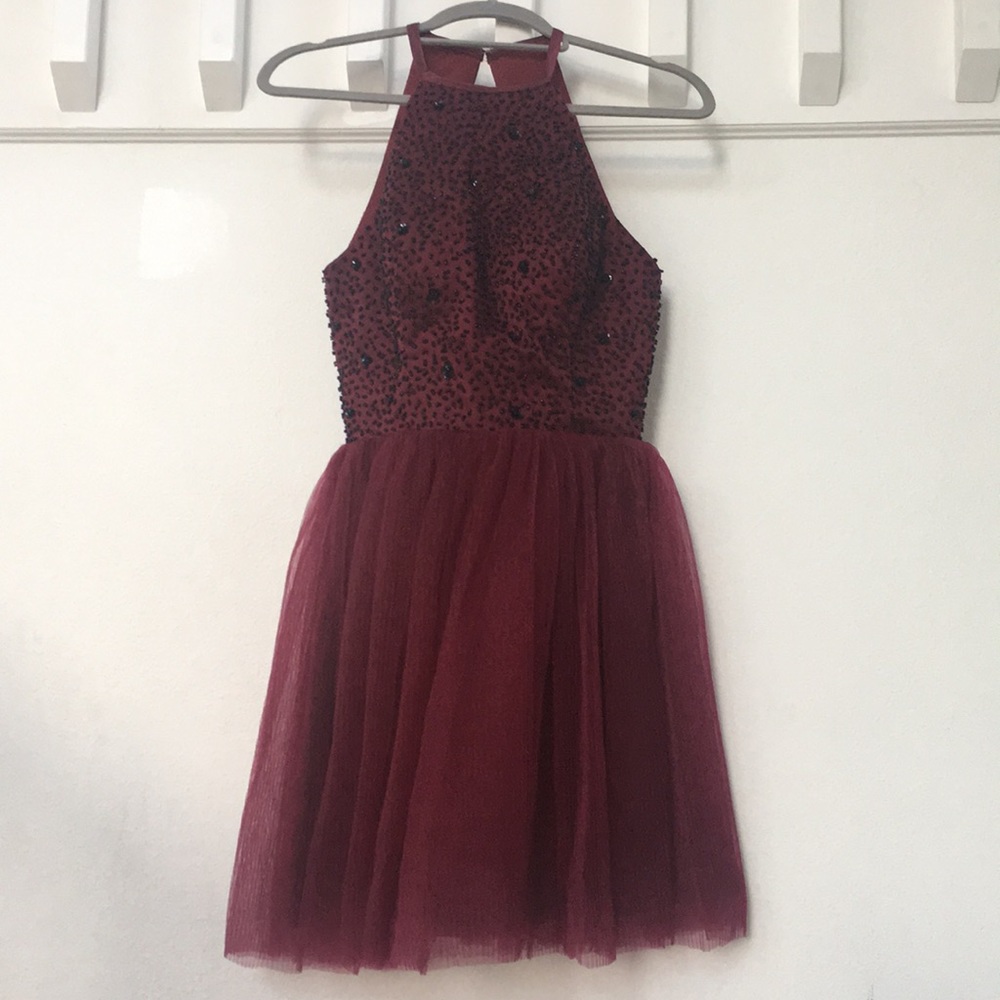 Beautiful Beaded Tulle Halter w Keyhole BNWOT